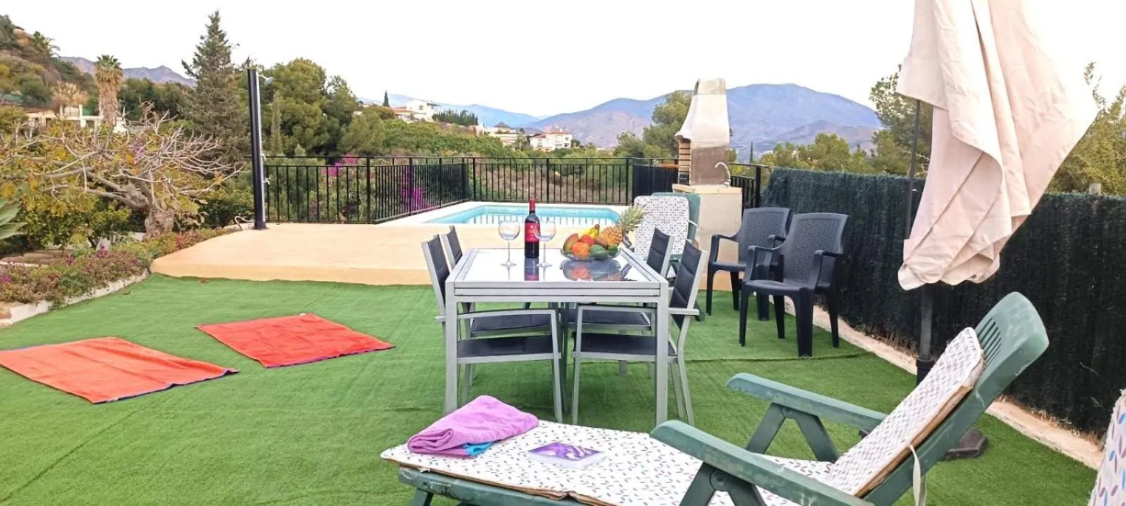 Villa La Torrecica, Con Caracter Andaluz Y Magnificas Vistas Al Mar Y Sierra Nevada Salobreña Сasa de vacaciones