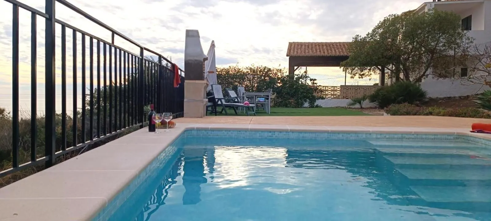 Villa La Torrecica, Con Caracter Andaluz Y Magnificas Vistas Al Mar Y Sierra Nevada Salobreña
